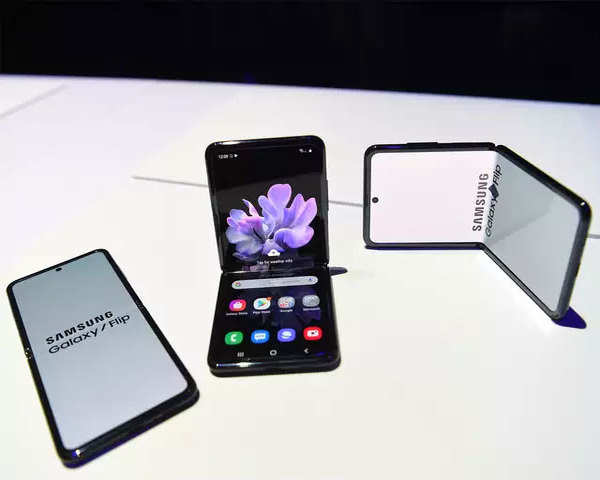 Samsung Galaxy Z Flip Price Samsung Unveils New Foldable Phone