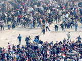 Mubarak's supporters & protesters clash in Cairo