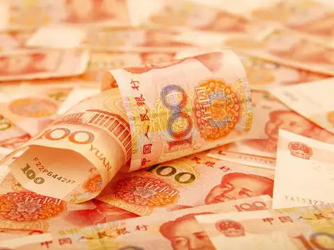 New banknotes on the roll