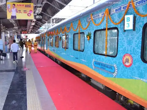 Timings of Kashi Mahakal Express (via Prayagraj)