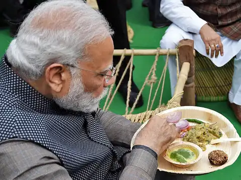 Relishes 'litti-chokha'