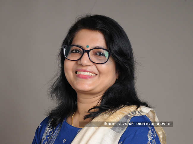 Manisha Acharya says that she prefers a physical book over a digital copy.