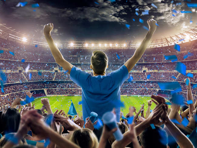 sports-cheering-fans1_iStock