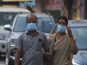 Coronavirus N95 Masks Surgical Masks See Up To 300 Escalation In Prices Owing To Coronavirus Scare The Economic Times
