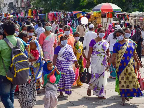 ​Visitors at Charminar