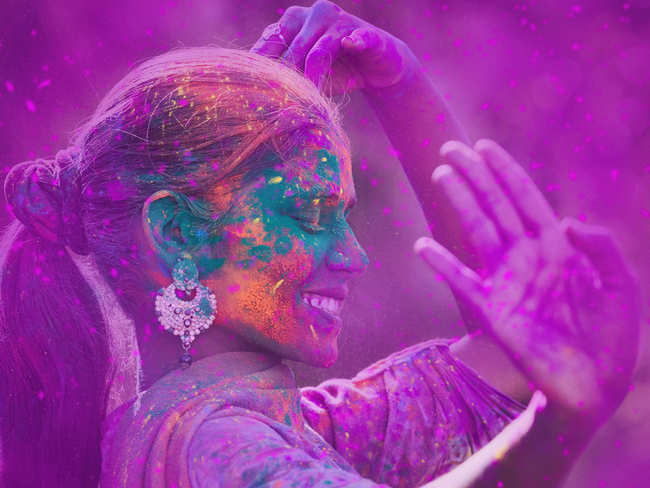 Harmful colours can put your hair & skin under stress: Post-Holi tips to get the glow back
