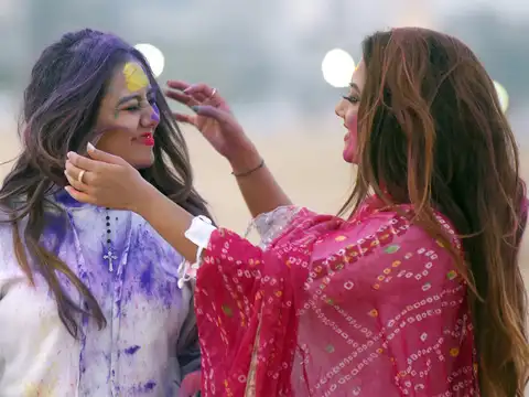 ​Holi Milan