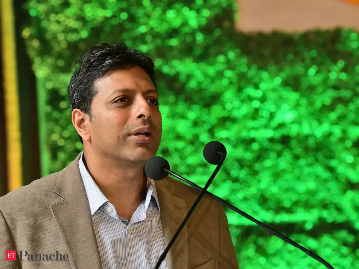 Amazon India Amit Agarwal Completes 21 Years In Amazon Gets Nostalgic As Team Gifts Him A Personalised Storybox The Economic Times