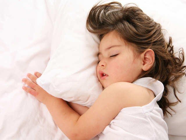 Psychological difficulties cause children to sleep less?