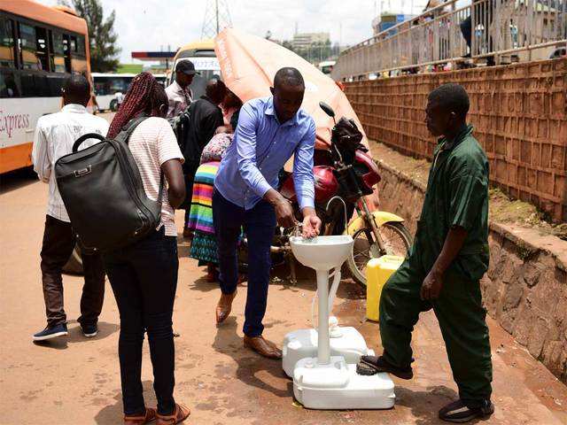 ​Portable washbasins at bus stops