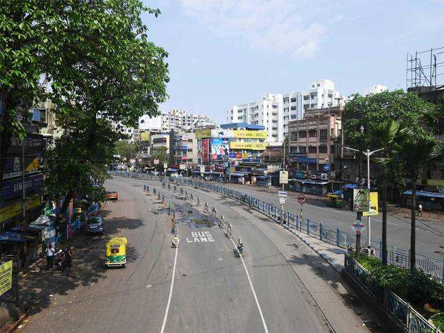 Deserted road in Kolkata