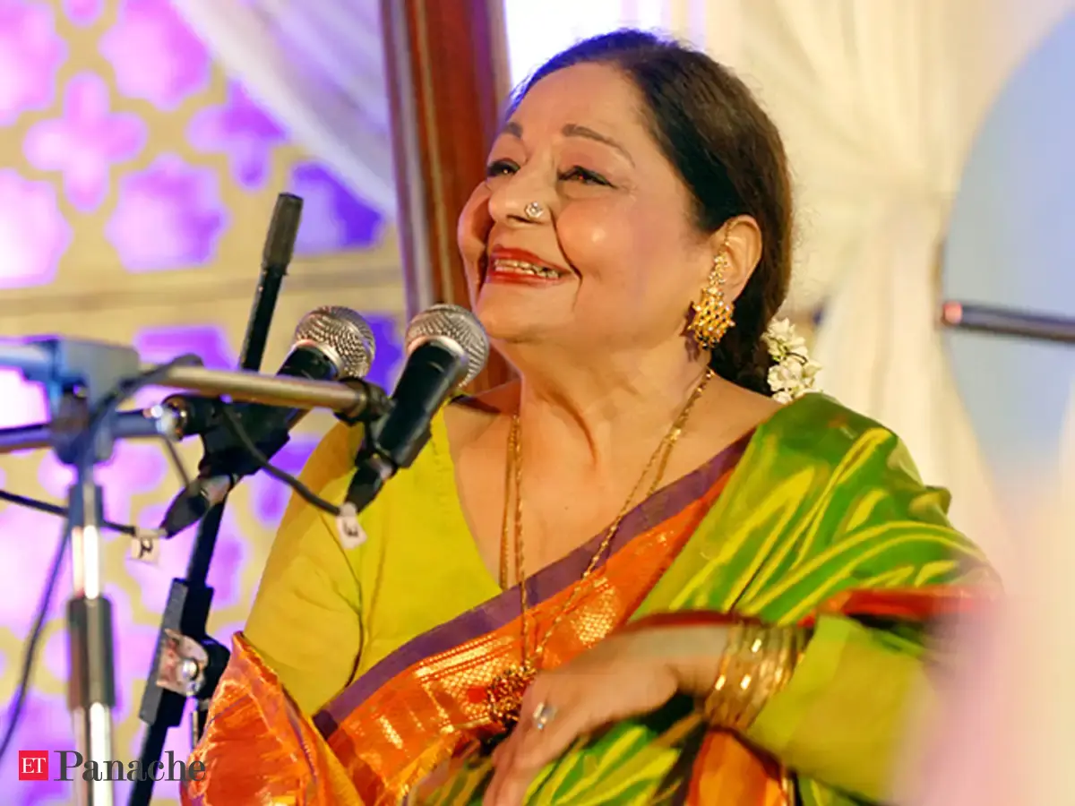 Farida Khanum singing ‘Aaj Jaane Ki Zid Na Karo’ will warm your heart ...
