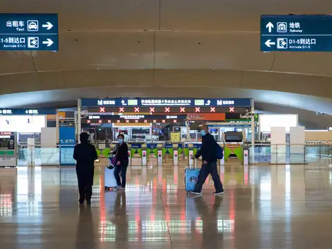Wuhan gradually goes back to work Wuhan gradually goes back to work