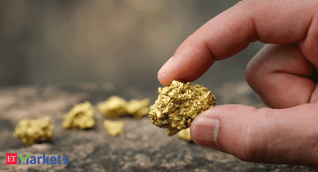 Gold rate drops amid rush for cash