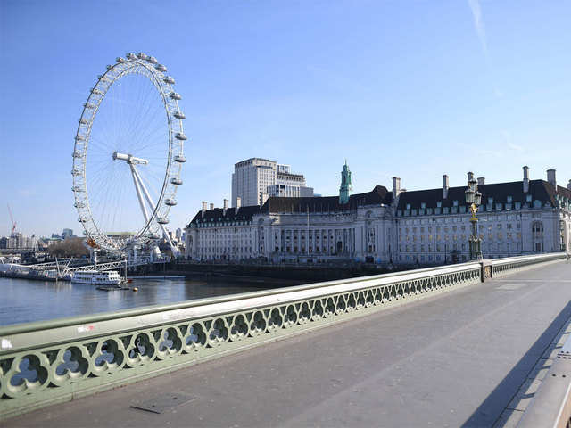 Famous Sites In The World Wear Deserted Look Amid Corona Scare Westminster Bridge London The Economic Times