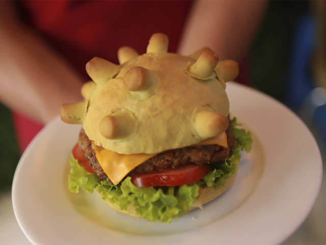 ​'Coronaburger' in Hanoi