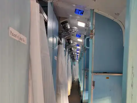 ​Train coaches