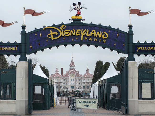 Disneyland and Walt Disney World will remain closed till further notice.