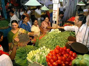 women-shopping-5-BCCL