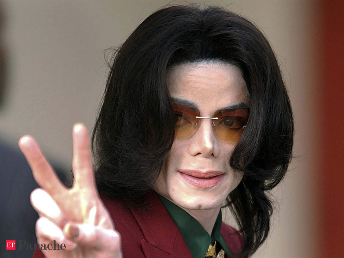Beat It Michael Jackson S Iconic White Glove Fetches 85 000 Pounds At Texas Auction The Economic Times