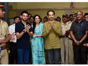 thackeray-fam-ani