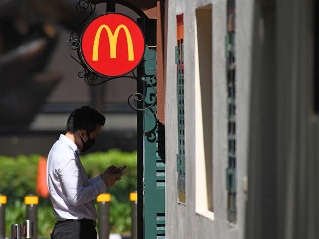 McDonald's said it removed the sign and temporarily closed the Guangzhou restaurant​.