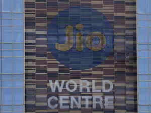 Reliance Jio says no preferential access to Facebook, Whatsapp