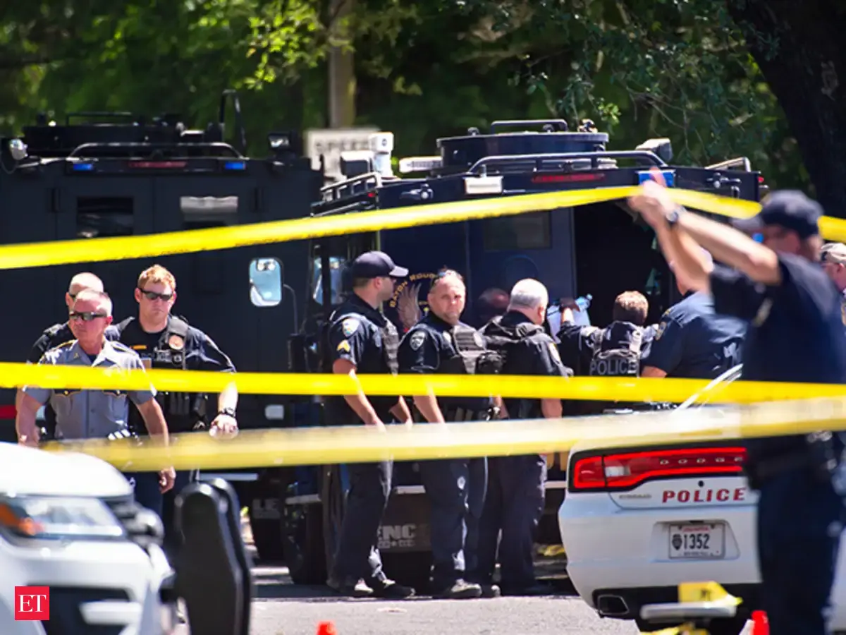 United States: 1 Police officer dead, 1 wounded in Louisiana shooting ...