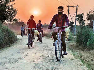 The seven men on their way from Ghaziabad to Saharsa, a total distance of 1,232 km