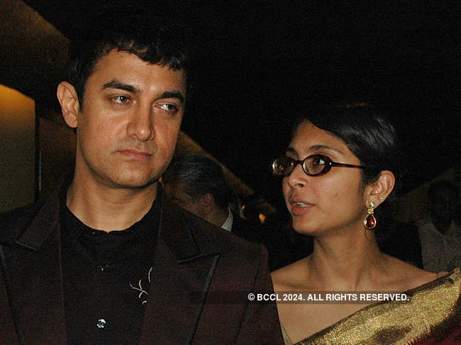 ​Aamir Khan and Kiran Rao followed other guidelines such as sanitising their hands as they offered condolences to Amos's family. ​(Representational Image)
