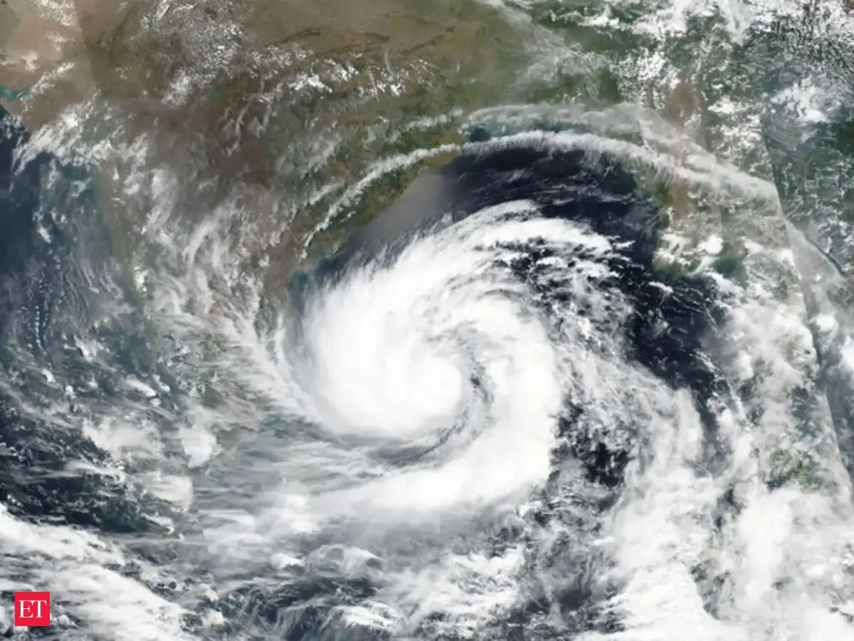 Amphan cyclone latest news | Watch: Amphan turns into 'Super Cyclone ...