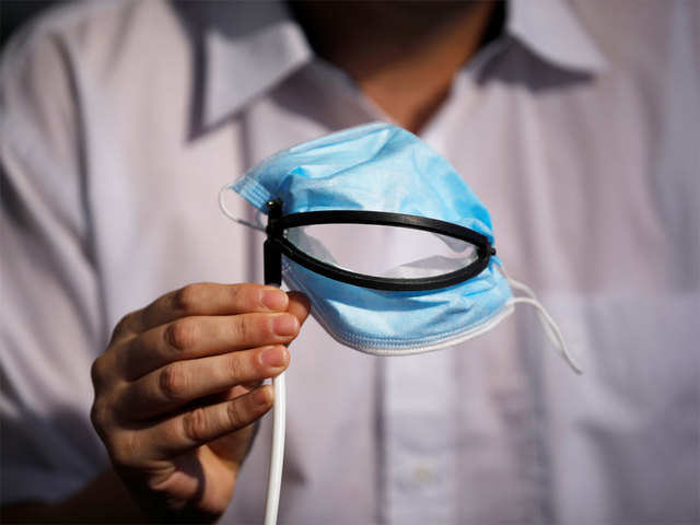 A remote-controlled mask