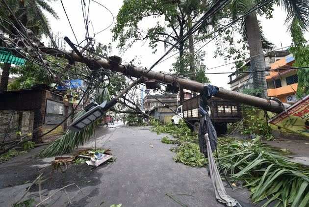 Cyclone Amphan News: 72 people dead in West Bengal, PM Modi to conduct aerial survey Friday