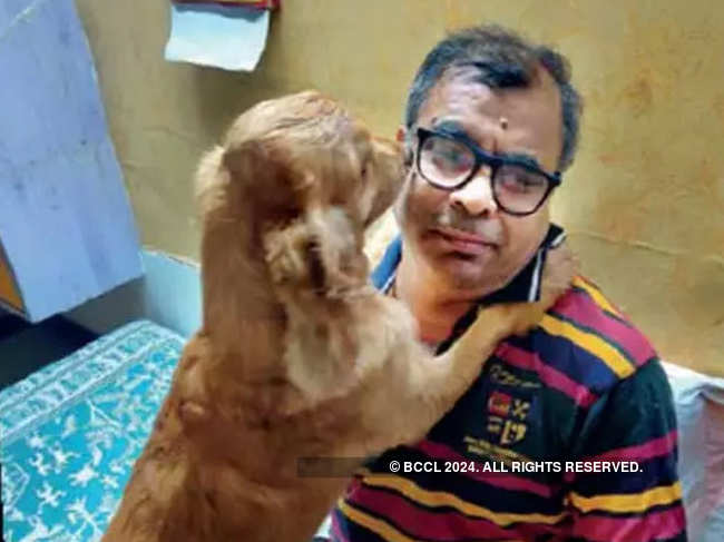 ​Shivraj Ramdas Pandit​'s pet dog ​kept him company during his home isolation.