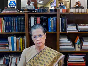 Sonia Gandhi asks Centre to unlock coffers to help needy