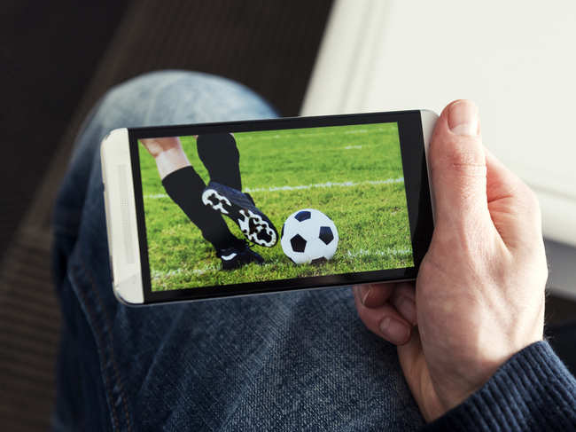 sports-online-mobile_iStock