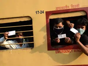 migrant-train-bccl1