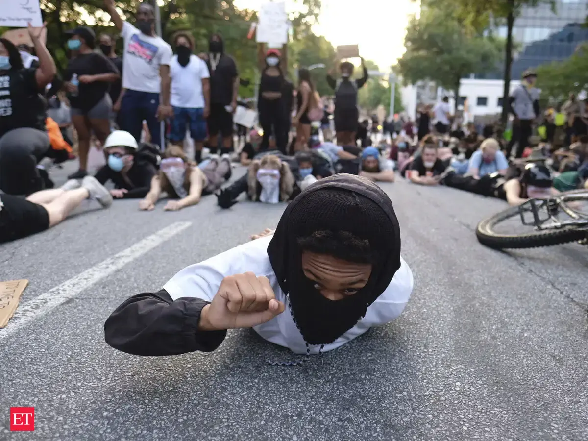8:46: The slogan of the Floyd protests - George Floyd | The Economic Times
