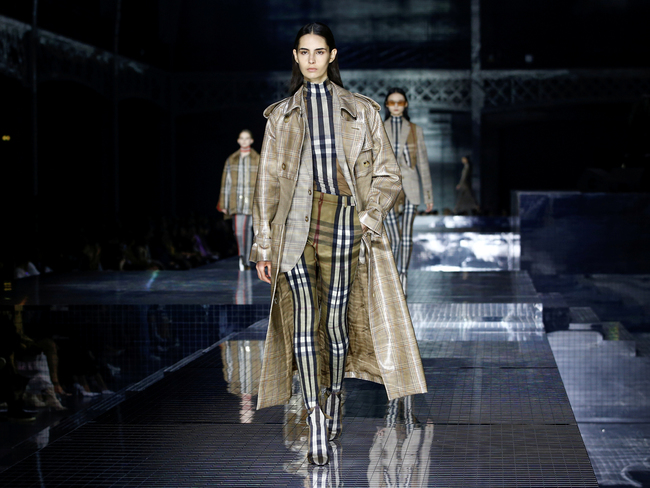 gør ikke Republikanske parti nul London Fashion Week: Virus-hit London Fashion Week opens without catwalks  for the first time in history - The Economic Times