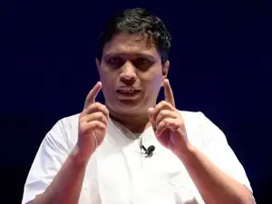 Covid 19 Treatment Patanjali S Acharya Balkrishna Claims To Have Discovered Cure For Coronavirus The Economic Times Video Et Now