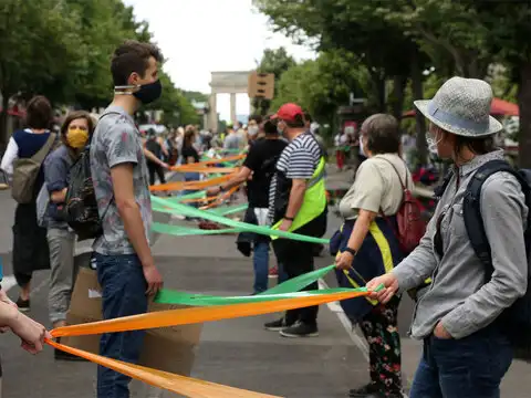Distanced protestors 