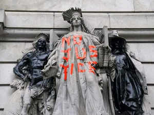 statue protest reu
