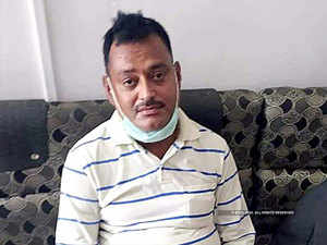 vikas dubey encounter news: Gangster Vikas Dubey shot dead in encounter  while being taken to Kanpur - The Economic Times