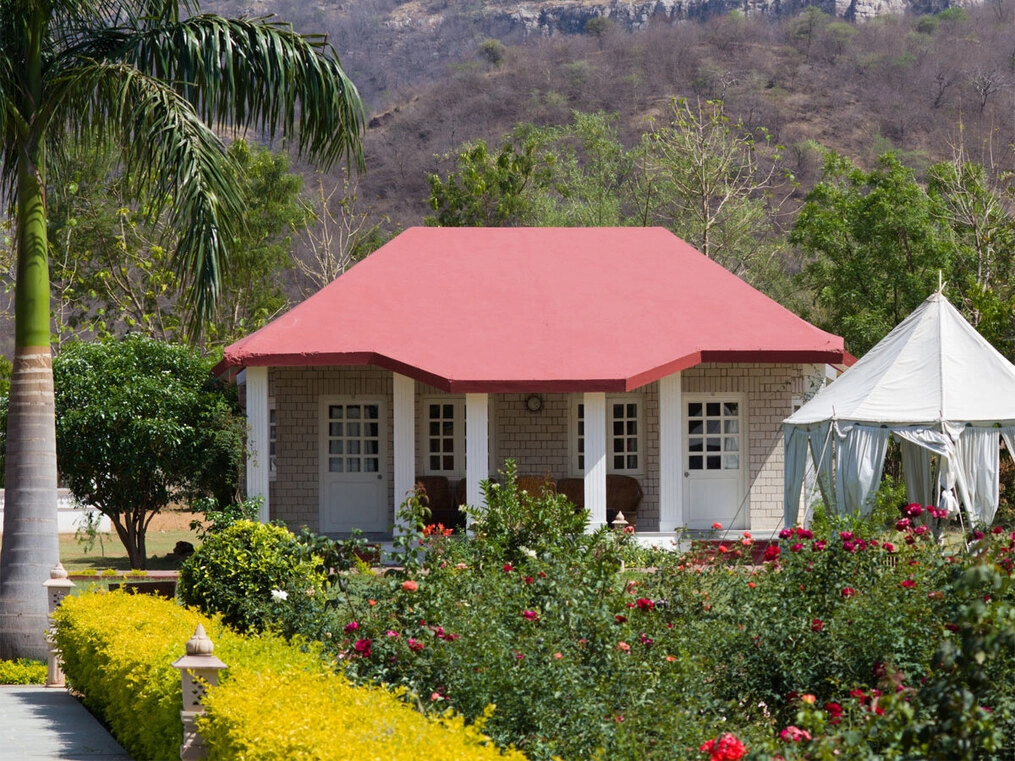 Bungalows For Sale At Posh Delhi Addresses The Economic Times Rjd chief lalu prasad yadav's daughter paid a paltry sum of rs 5,000 to become one of the owners of posh bungalow in delhi's elite new friends colony.