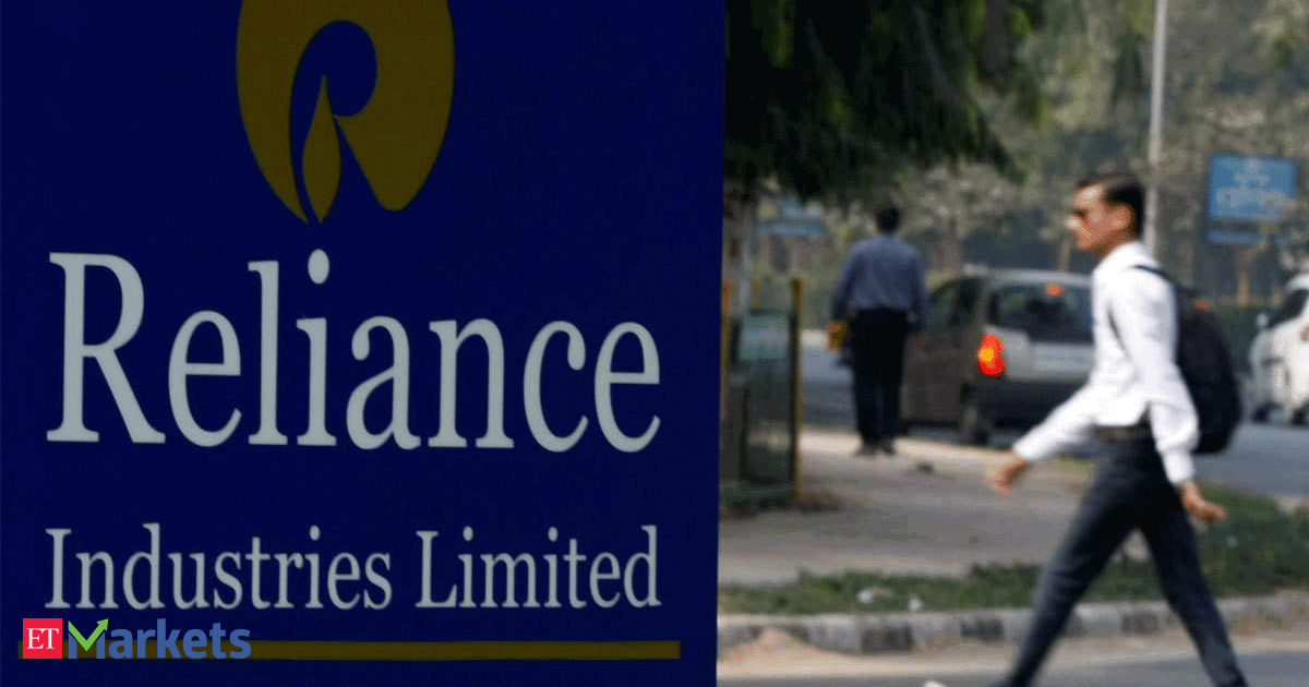 Reliance: Future Retail up 5% after report says Reliance nears deal ...