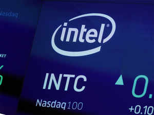Intel ousts its chief engineer, shakes up technical group after delays