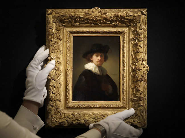 Rembrandt's self portrait wearing a ruff and black hat, from 1632, was sought by six bidder.
