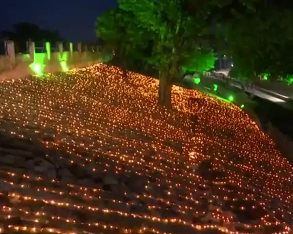 Ayodhya illuminated as day of 'Bhumi Pujan' of Ram Temple nears ...