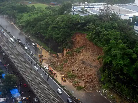​Landslide on Western Eastern Highway