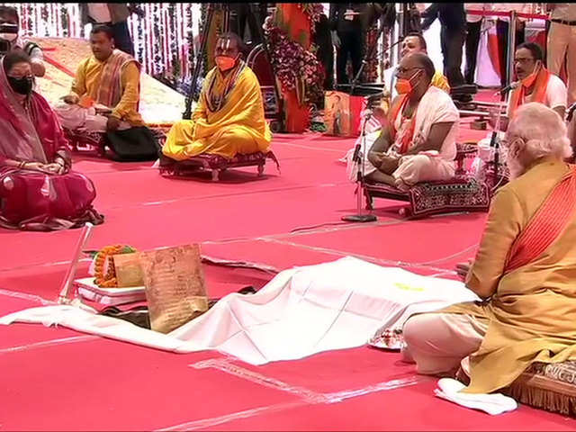 PM Modi performs 'Bhoomi Pujan' at Ram Janambhoomi site in Ayodhya.